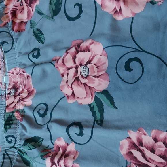 Skirts - Picture 6 of 9